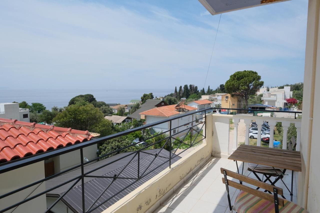 Mehilli Hotel Dhërmi Eksteriør billede