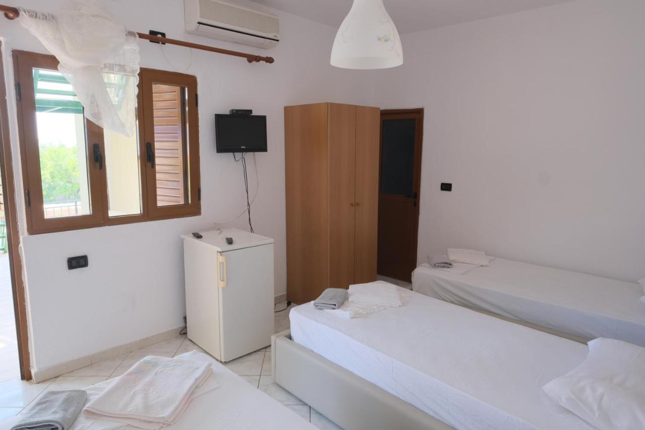 Mehilli Hotel Dhërmi Eksteriør billede