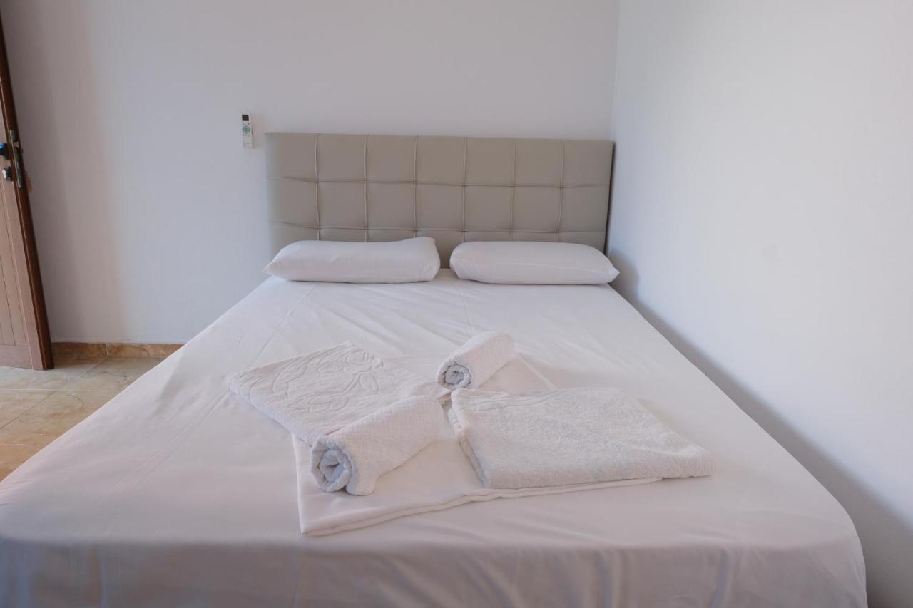 Mehilli Hotel Dhërmi Eksteriør billede