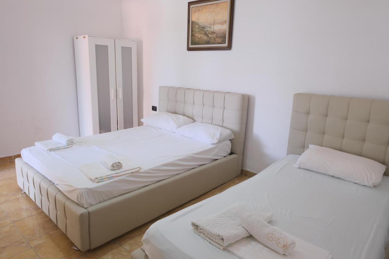 Mehilli Hotel Dhërmi Eksteriør billede