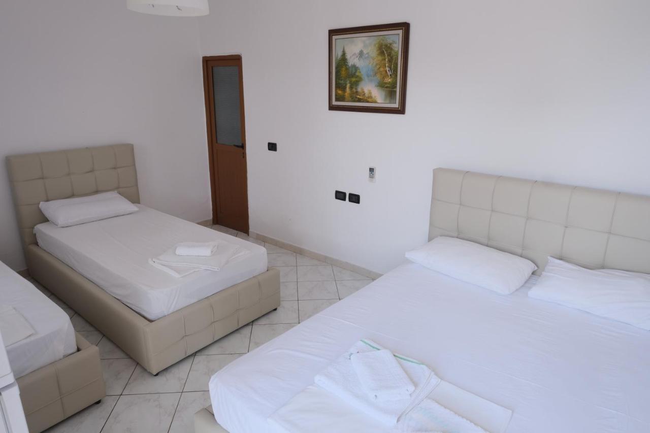 Mehilli Hotel Dhërmi Eksteriør billede