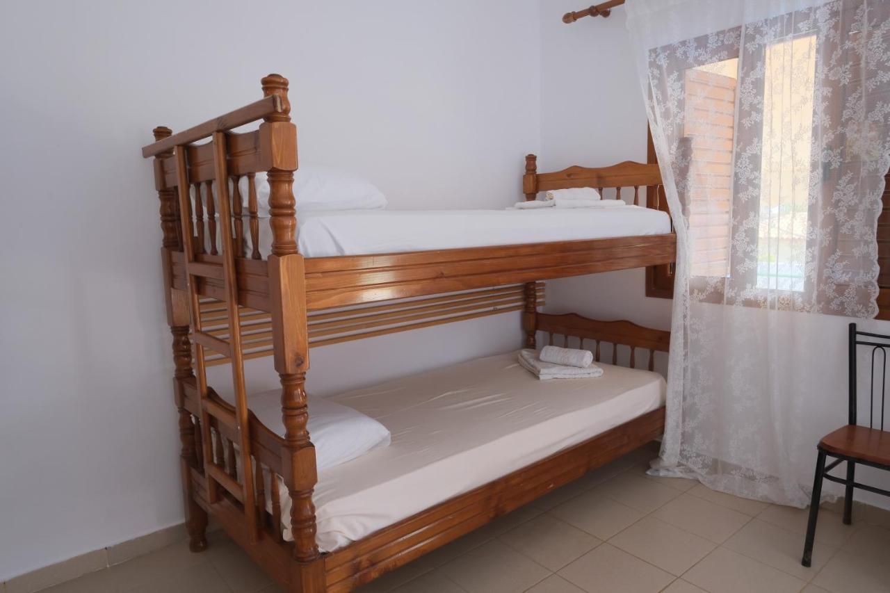 Mehilli Hotel Dhërmi Eksteriør billede