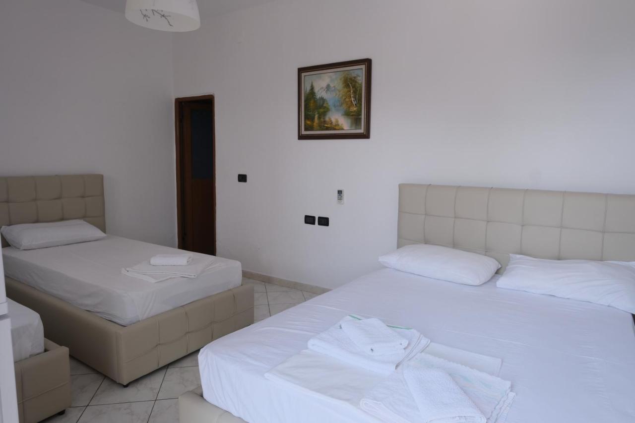 Mehilli Hotel Dhërmi Eksteriør billede