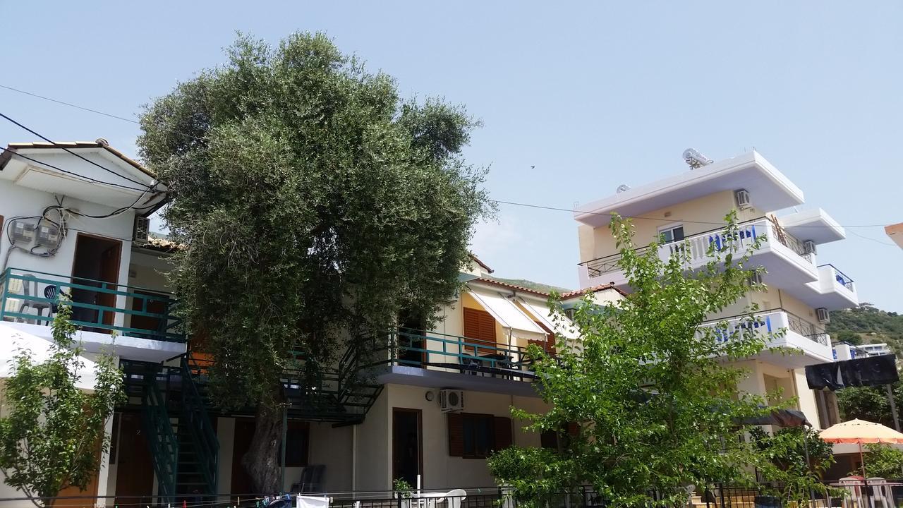 Mehilli Hotel Dhërmi Eksteriør billede