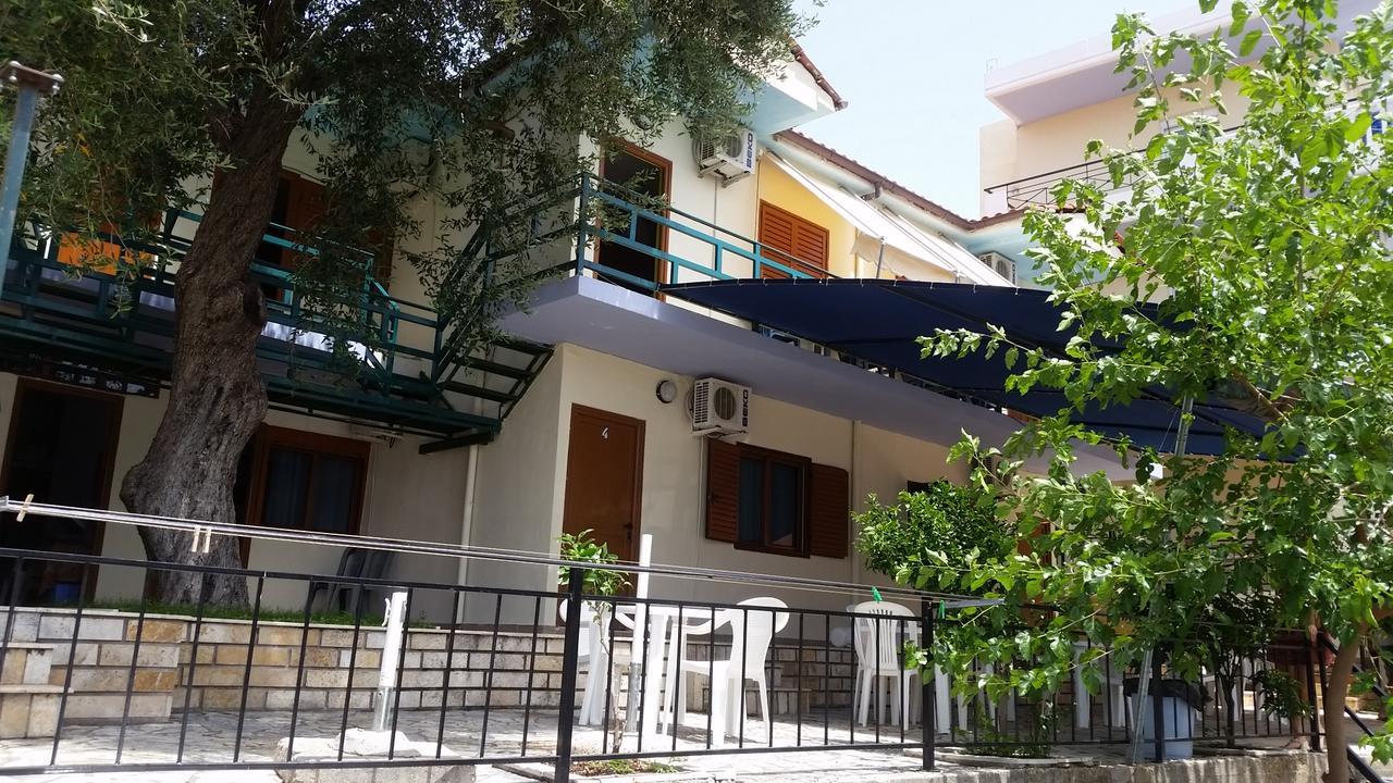 Mehilli Hotel Dhërmi Eksteriør billede