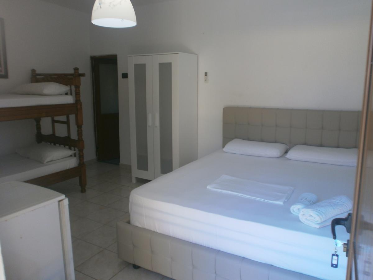 Mehilli Hotel Dhërmi Eksteriør billede