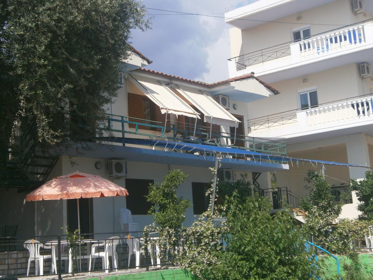 Mehilli Hotel Dhërmi Eksteriør billede